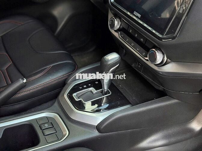 Nissan Navara EL 2024 Tự động 14.000 km Đỏ