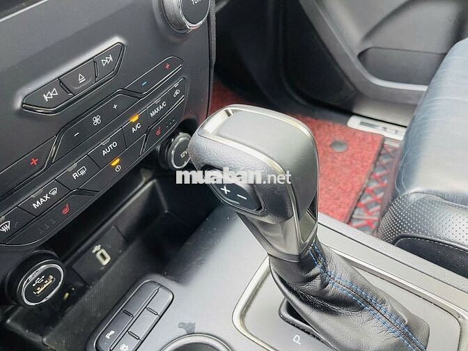 Ford Everest Titanium 2020 Máy dầu Số tự động Đỏ