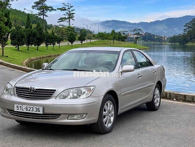 Toyota Camry 3.0V 2004 Vàng cát