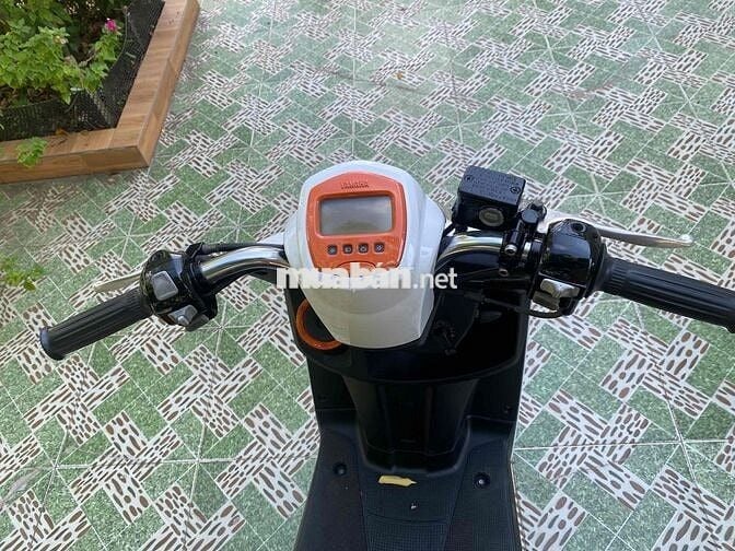 Yamaha Cuxi Trắng Cam Xe tay ga