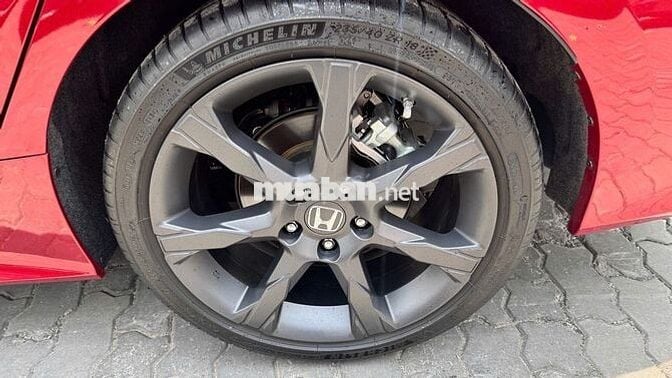 Honda Civic e:HEV 2025 , THƯƠNG LƯỢNG