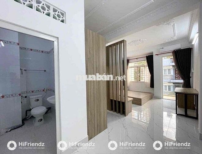 CHDV TẠI NGÃ 4 BỐN XÃ-GẦN ĐẦM SEN-ĐH VĂN HIẾN