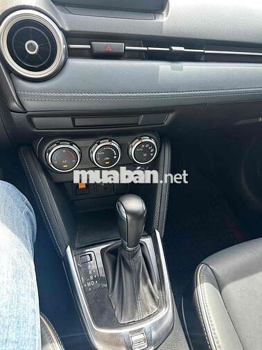 Mazda Mazda 2 Luxury 2022 Đỏ 3116 km
