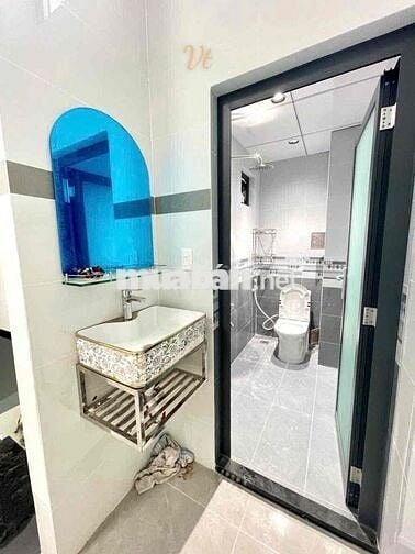 Nhà Mặt Tiền Mới 100% Thuận Tiện KD