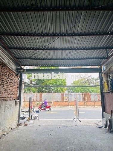 CHO THUÊ
Mặt tiền kinh doanh VIP 
178A Lâm Văn Bền 