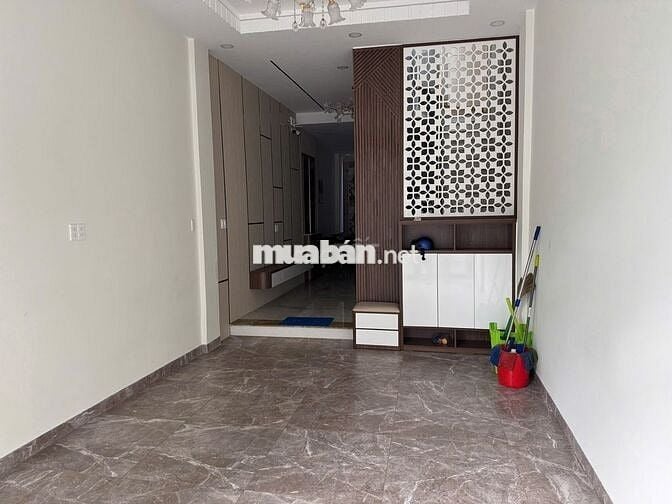 CHO THUÊ NHÀ MẶT TIỀN NGUYỄN HỮU CẦU, PHƯỜNG TÂN ĐỊNH, QUẬN 1 GIÁ TỐT