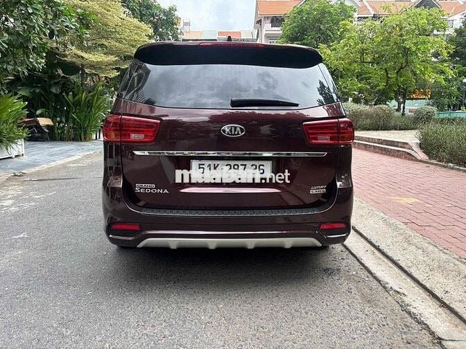 Kia Sedona Luxury 2020 Dầu Nâu đỏ