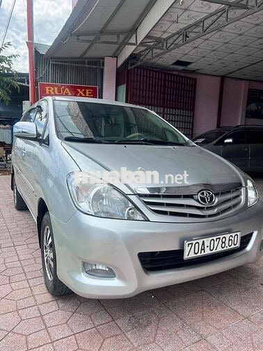 Toyota Innova G 7 chỗ Bạc