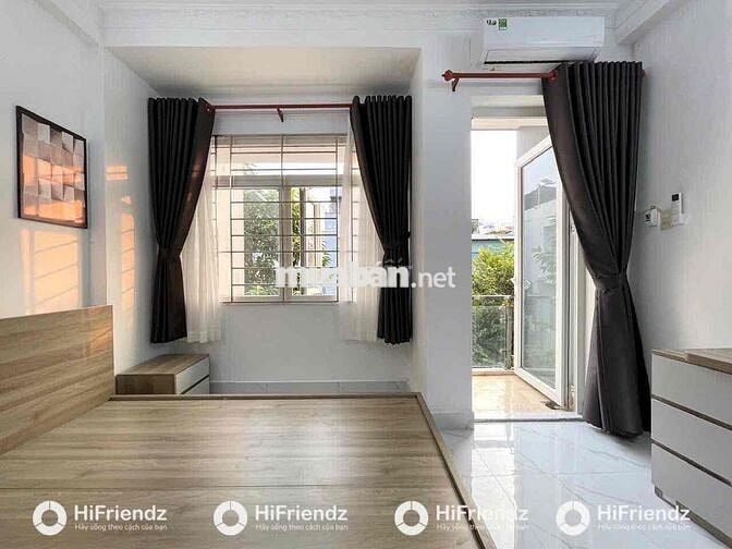 CHDV TẠI NGÃ 4 BỐN XÃ-GẦN ĐẦM SEN-ĐH VĂN HIẾN