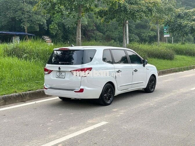 Ssangyong Stavic 2017 máy dầu 9 chỗ không niên hạn