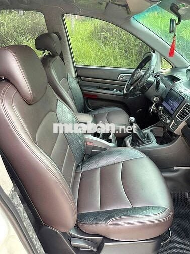 Ssangyong Stavic 2017 máy dầu 9 chỗ không niên hạn