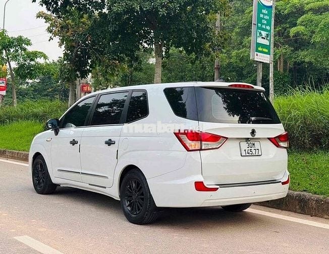 Ssangyong Stavic 2017 máy dầu 9 chỗ không niên hạn