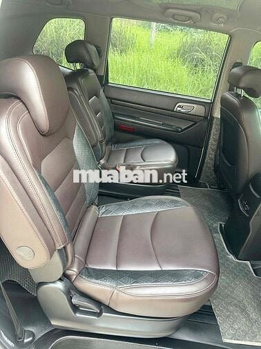 Ssangyong Stavic 2017 máy dầu 9 chỗ không niên hạn