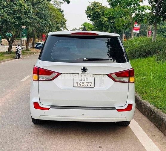 Ssangyong Stavic 2017 máy dầu 9 chỗ không niên hạn