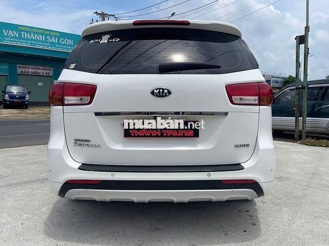 Kia Sedona 2017 2.2D full dầu 7 chỗ siêu rộng rãi.
