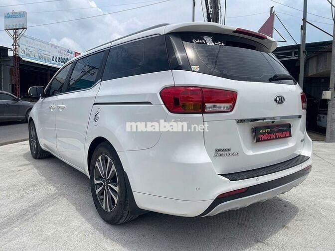Kia Sedona 2017 2.2D full dầu 7 chỗ siêu rộng rãi.