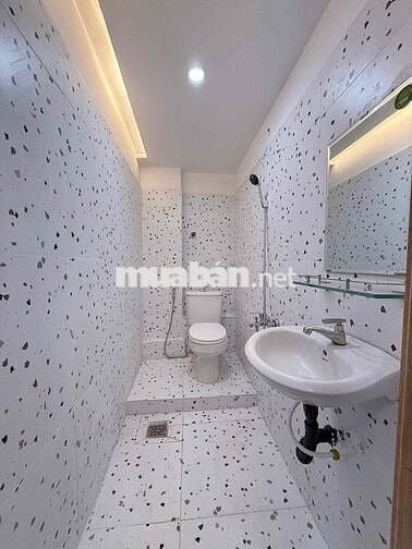 CHDV_1PN Cửa sổ trời_Đón sáng tự nhiên_Mới xây_FULL NT_Dịch vụ từ A-Z
