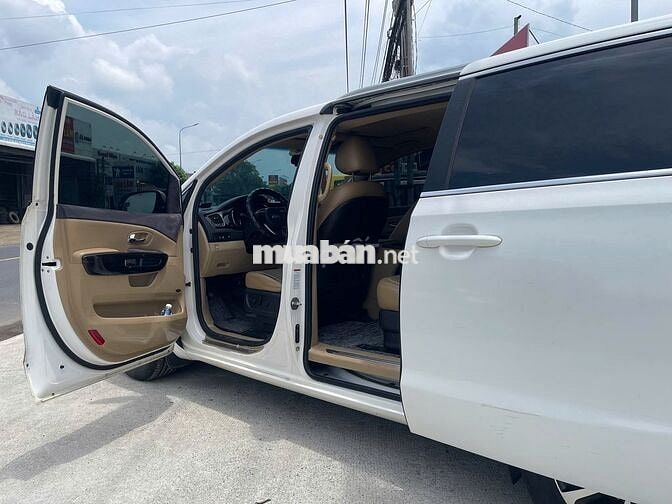 Kia Sedona 2017 2.2D full dầu 7 chỗ siêu rộng rãi.