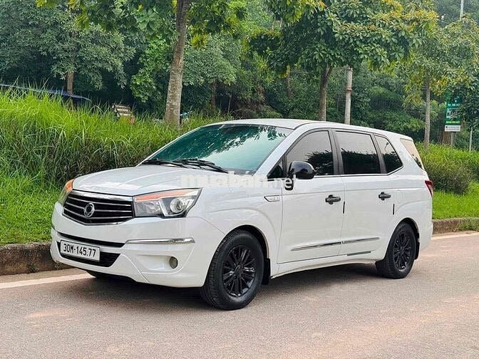 Ssangyong Stavic 2017 máy dầu 9 chỗ không niên hạn