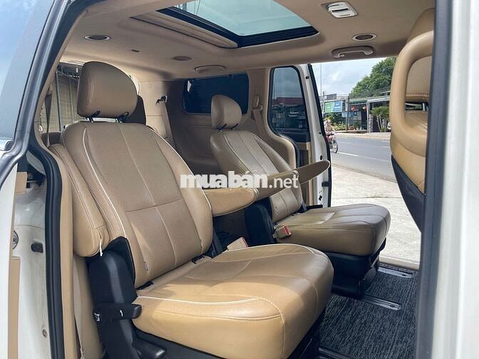 Kia Sedona 2017 2.2D full dầu 7 chỗ siêu rộng rãi.