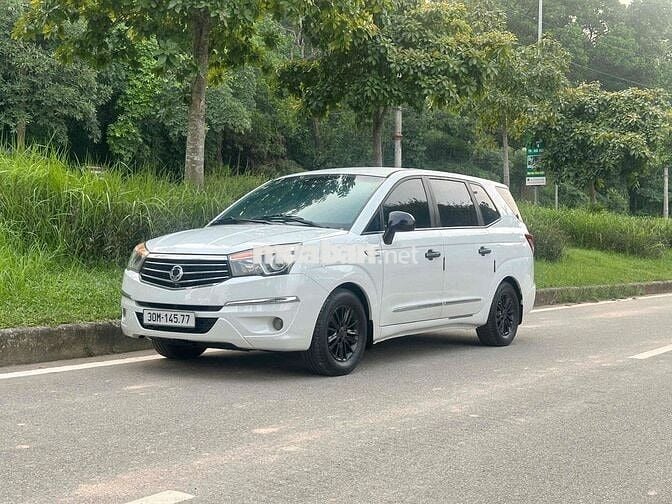 Ssangyong Stavic 2017 máy dầu 9 chỗ không niên hạn
