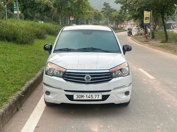 Ssangyong Stavic 2017 máy dầu 9 chỗ không niên hạn