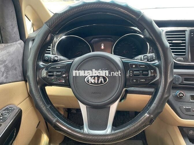 Kia Sedona 2017 2.2D full dầu 7 chỗ siêu rộng rãi.