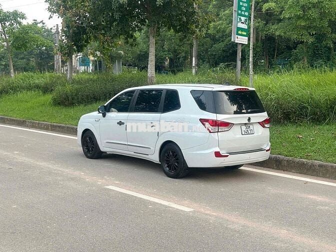Ssangyong Stavic 2017 máy dầu 9 chỗ không niên hạn