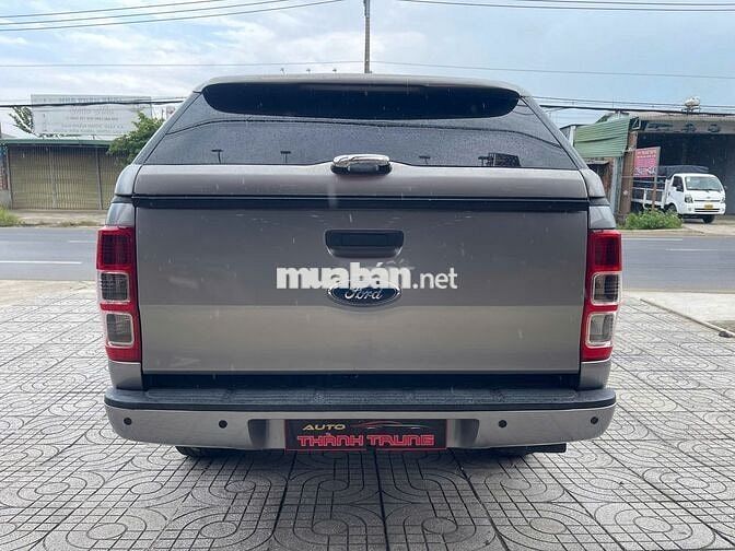 Ford Ranger XLS 2018 Số tự động 4x2 màu bạc