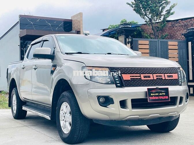 Ford Ranger XLS 2014 tự động 4x2 màu vàng cát
