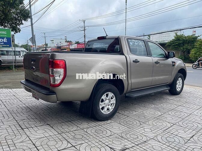 Ford Ranger XLS 2021 tự động 4x2 màu vàng cát