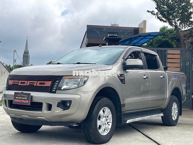 Ford Ranger XLS 2014 tự động 4x2 màu vàng cát