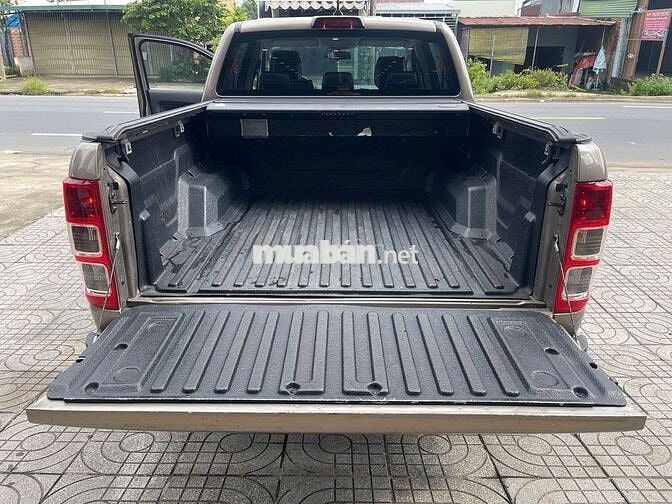 Ford Ranger XLS 2021 tự động 4x2 màu vàng cát