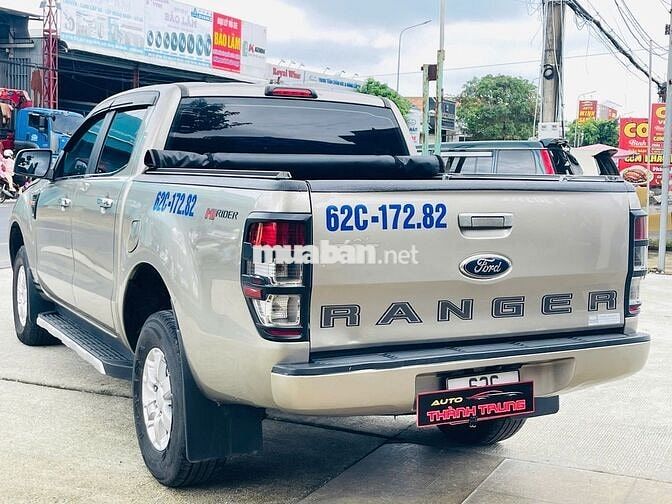 Ford Ranger XLS 2014 tự động 4x2 màu vàng cát