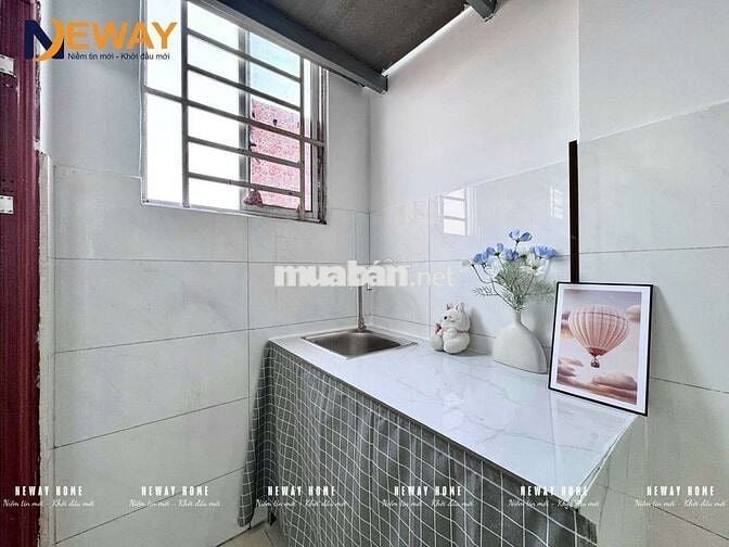 Phòng trọ có gác cửa sổ trời sẵn máy lạnh, kệ bếp ngay hồ văn long 