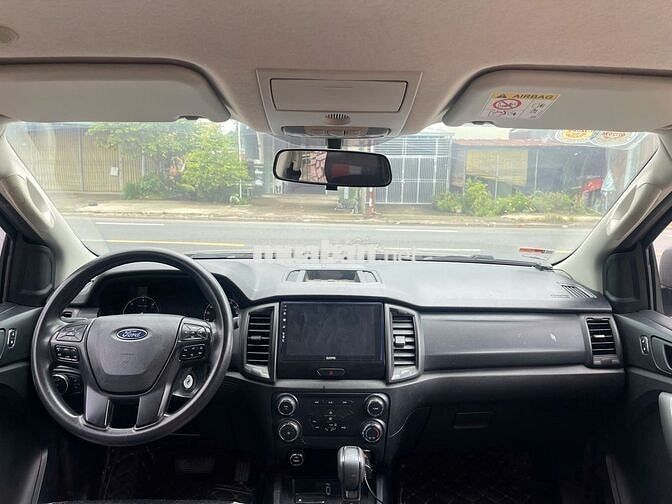 Ford Ranger XLS 2021 tự động 4x2 màu vàng cát