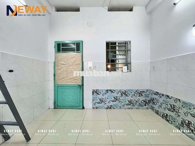 Phòng trọ có gác cửa sổ trời sẵn máy lạnh, kệ bếp ngay hồ văn long 