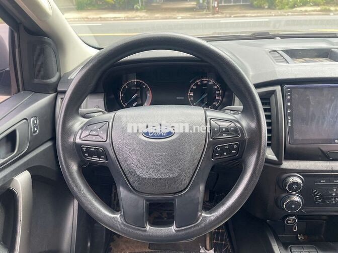 Ford Ranger XLS 2021 tự động 4x2 màu vàng cát
