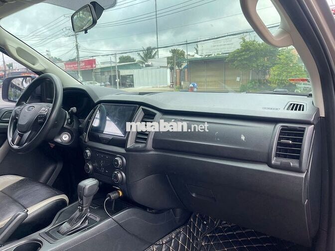 Ford Ranger XLS 2021 tự động 4x2 màu vàng cát