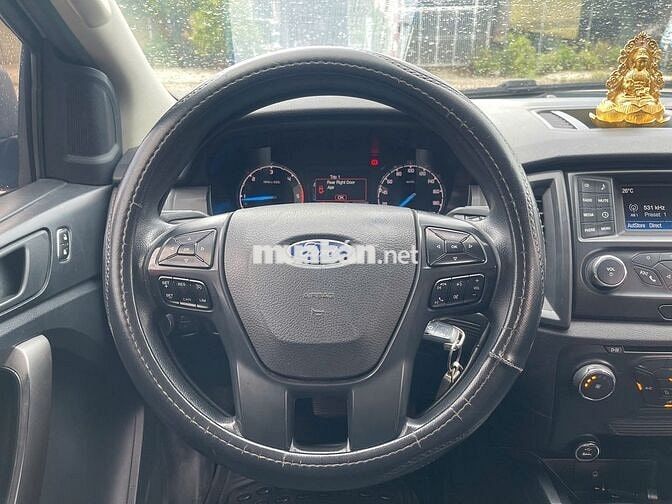Ford Ranger XLS 2018 Số tự động 4x2 màu bạc