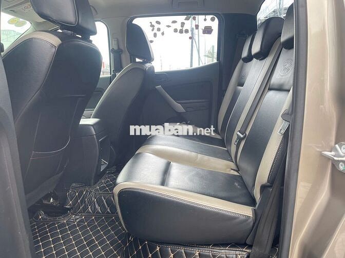 Ford Ranger XLS 2021 tự động 4x2 màu vàng cát
