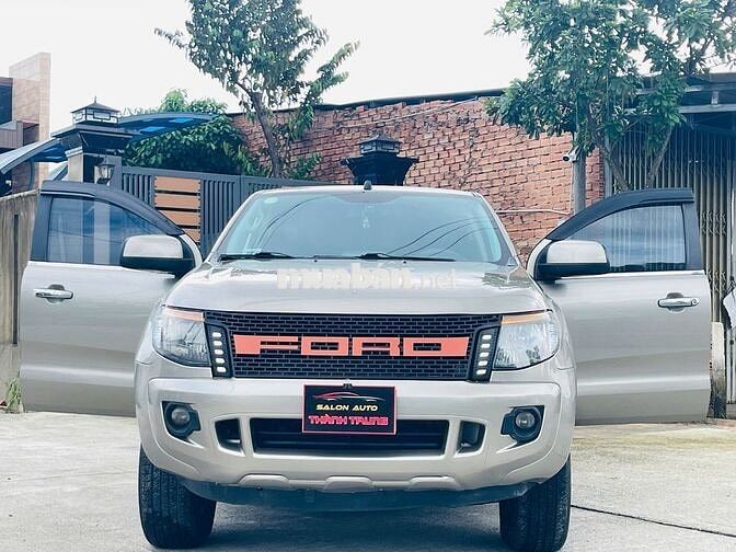 Ford Ranger XLS 2014 tự động 4x2 màu vàng cát