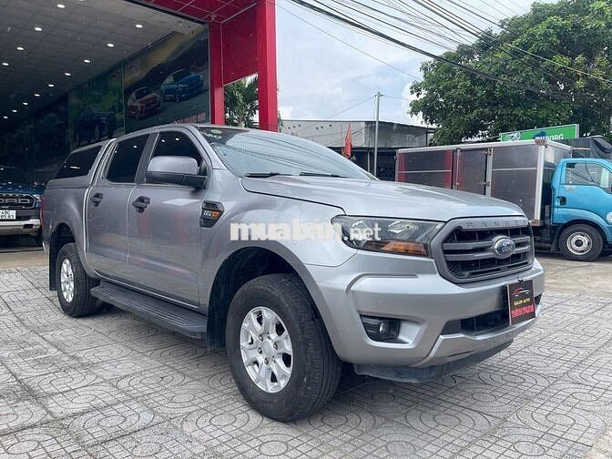 Ford Ranger XLS 2018 Số tự động 4x2 màu bạc