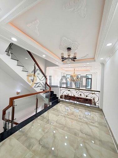 HOT NHÀ ĐẸP HXH SÁT PHẠM VĂN ĐỒNG 5 TẦNG HOÀN CÔNG CHUẨN CHỈNH 