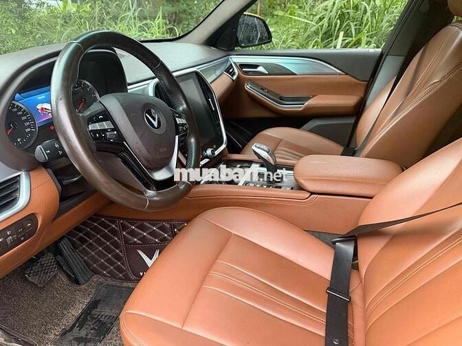 VinFast Lux SA Plus 2019 2.0 Turbo Vàng
