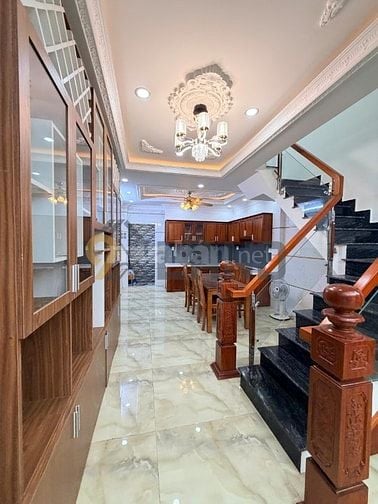 HOT NHÀ ĐẸP HXH SÁT PHẠM VĂN ĐỒNG 5 TẦNG HOÀN CÔNG CHUẨN CHỈNH 