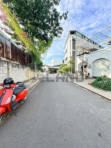 HOT NHÀ ĐẸP HXH SÁT PHẠM VĂN ĐỒNG 5 TẦNG HOÀN CÔNG CHUẨN CHỈNH 