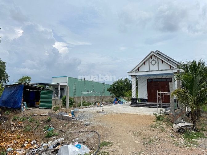 Bán gấp đất 2MT, gần trường học, uỷ ban, QH full thổ cư, đất kế đã xây