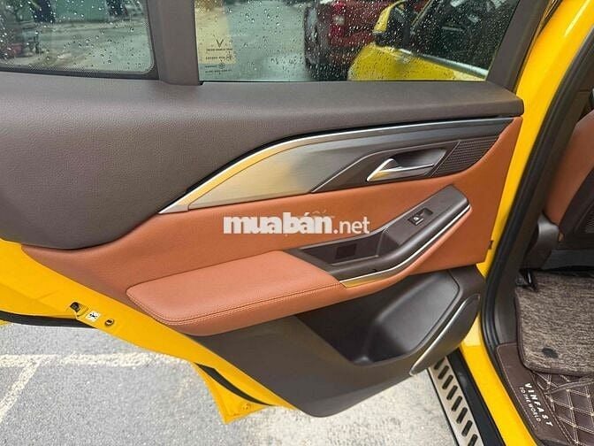 VinFast Lux SA Plus 2019 2.0 Turbo Vàng