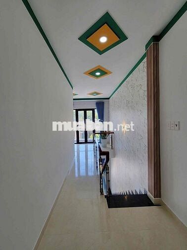 Nhà 1 trệt 1 lầu vị trí nằm ngay trung tâm ngã ba mỹ hạnh